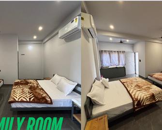 Unity Home Stay - Kevadia - Bedroom