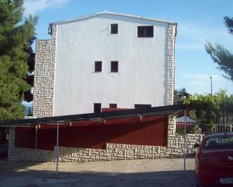Apartments Lucija - Трогір - Будівля