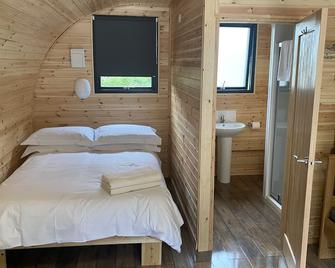 Sky Pod 1 Pet Friendly - Neath - Bedroom