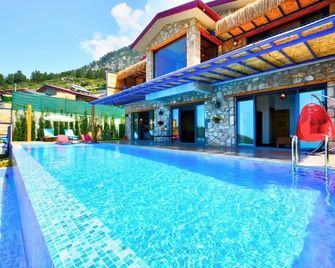 Villa Monte Telmossos with Private Pool, Jakuzzi and Sea View - Ölüdeniz - Zwembad