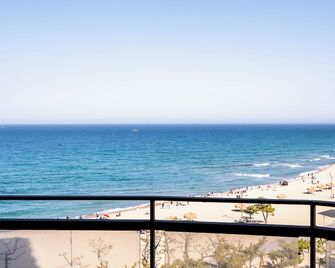 St. The Suite Yang Yang - Yangyang - Strand