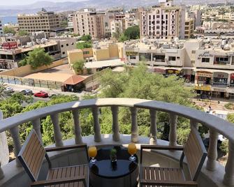 Dweik Hotel 2 - עקבה - מרפסת