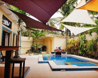 Siargao Oasis Suites - General Luna - Zwembad