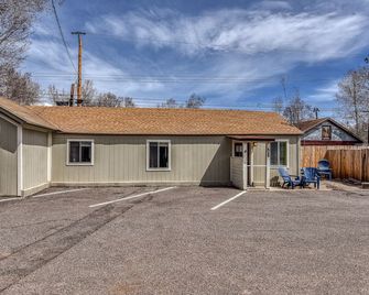 Downtown 1 Bedroom w/Hot Tub, A/C & Sleeps 4 - Flagstaff - Building