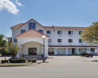 Motel 6-Bedford, Tx - Fort Worth - Bedford - Building
