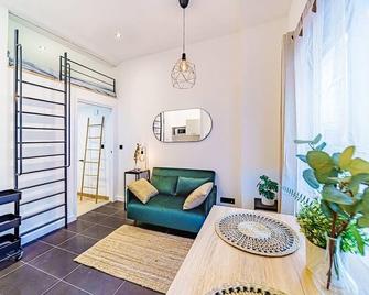 Studio cosy avec mezzanine, bien équipé, Caluire - Caluire-et-Cuire - Pokój dzienny