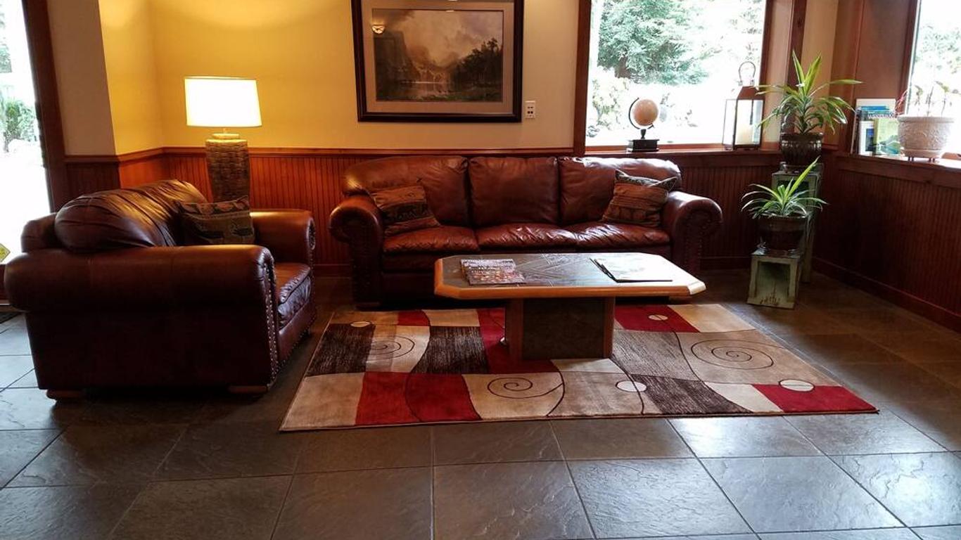 Redwood Hyperion Suites