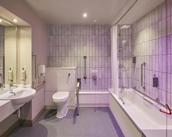 Premier Inn Lon Heathrow Airport T2 & T3 (Bath Rd) - Hounslow - Bathroom