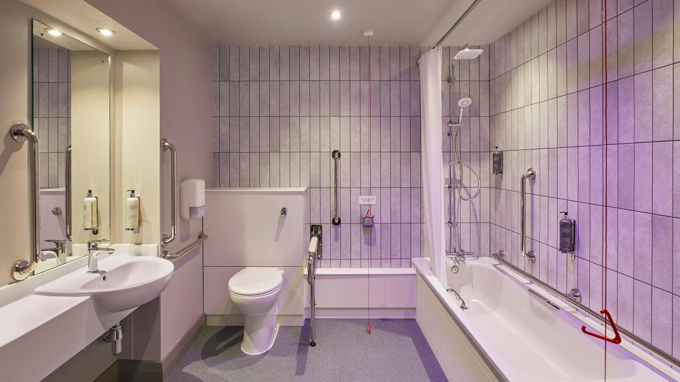Premier Inn Lon Heathrow Airport T2 & T3 (Bath Rd)