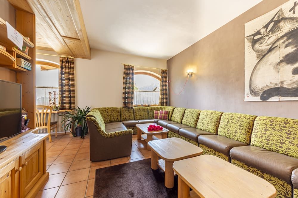 Alpine Touring Hotel-petfriendly - Pozza di Fassa - Obývací pokoj