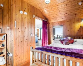 Seaside Log Cabin, Carna - Carna - Habitación