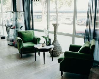 Hotel Crystal - Saarbrücken - Lobby