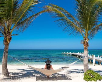 Wyndham Reef Resort - East End - Beach