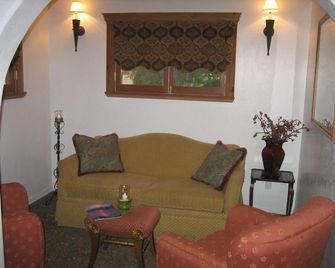 Chantico Inn - Ojai - Huiskamer