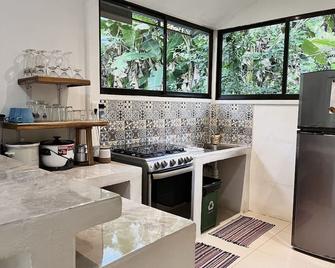 Kays Jungle beach House - Manzanillo - Cocina