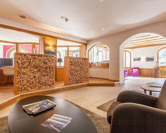 Hotel Rosatsch Sleep Only - Pontresina - Lobby