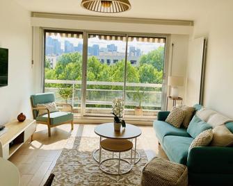Duplex, 3 Chambres Avec Terrasse - Neuilly-sur-Seine - Living room