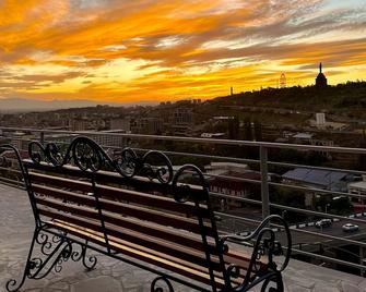 The Hill Guest House - Yerevan - Ban công
