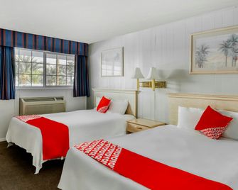 OYO Gateway Motel Las Vegas North Strip/Fremont St. Area - Las Vegas - Bedroom