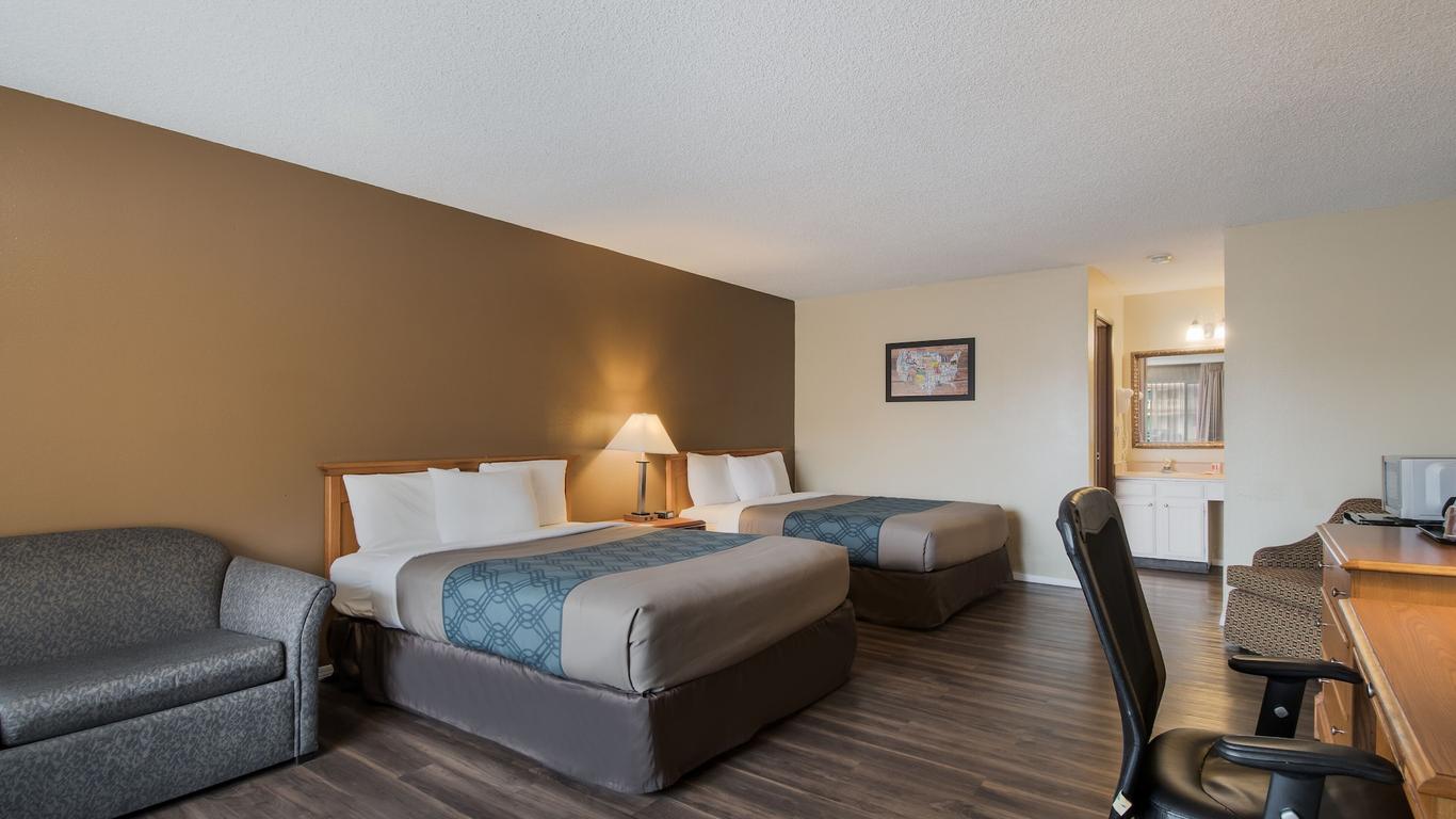 Econo Lodge Inn & Suites