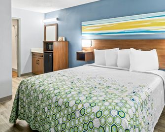 HomeTowne Studios by Red Roof Florence, KY-Cincinnati Airport - Florence - Κρεβατοκάμαρα