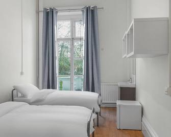Holland House (Victoria) - London - Bedroom