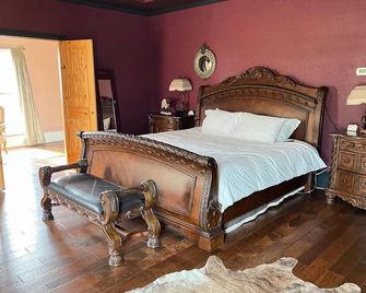 Luxurious farm house! 5-bed, 4 bath, pool and spa. - Bonham - Habitación