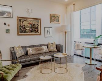 The Hive 301 King Suite - Wilmington - Sala de estar
