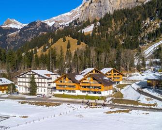 Lovely apartment for 4 guests with WIFI, TV, terrace, panoramic view and parking - Kandersteg - Outdoor view
