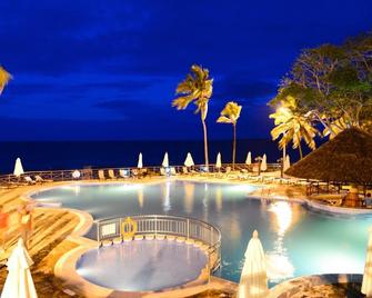 Ledger Plaza Bahari Beach Hotel - Dar es Salaam - Alberca