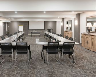 Holiday Inn Express & Suites Charlottetown By IHG - שרלוטאון - חדר ישיבות