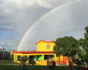 Studio #2 with A/C & 2 queen beds - Vieques - Building