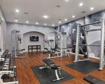 Central Apartment with Easy Metro Access - Arlington - Gym