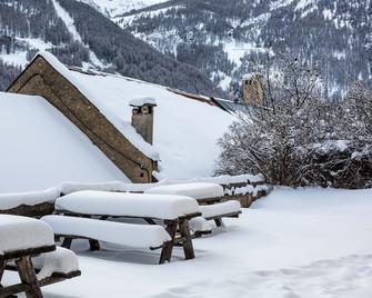 Langley Hotel La Vieille Ferme - La Salle-les-Alpes - Патіо