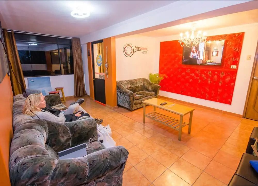 هوستال ألبز واراث