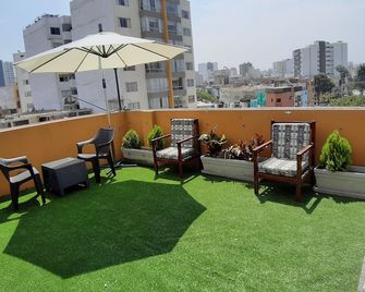 Pretty House Hotel - Lima - Balcón