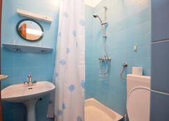 Apartment and Rooms Biserka - Novalja - Bathroom
