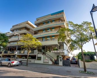 Hotel Bamby - Gatteo a Mare - Gebouw