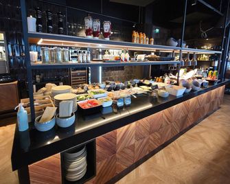 Kuukkeli Log Houses Villa Aurora 'Pupula' - Сааріселькя - Бар