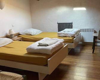 Cottage in Green Ardeche at the foot of the Natural Park PILAT for 5-10 pers - Véranne - Habitación