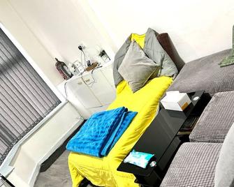 Manchestercity/2bed/house/kingbed/wifi/breakfast - Manchester - Wohnzimmer