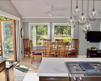 Hidden Pocket: Private Sonoma Wine Country Retreat - Healdsburg
