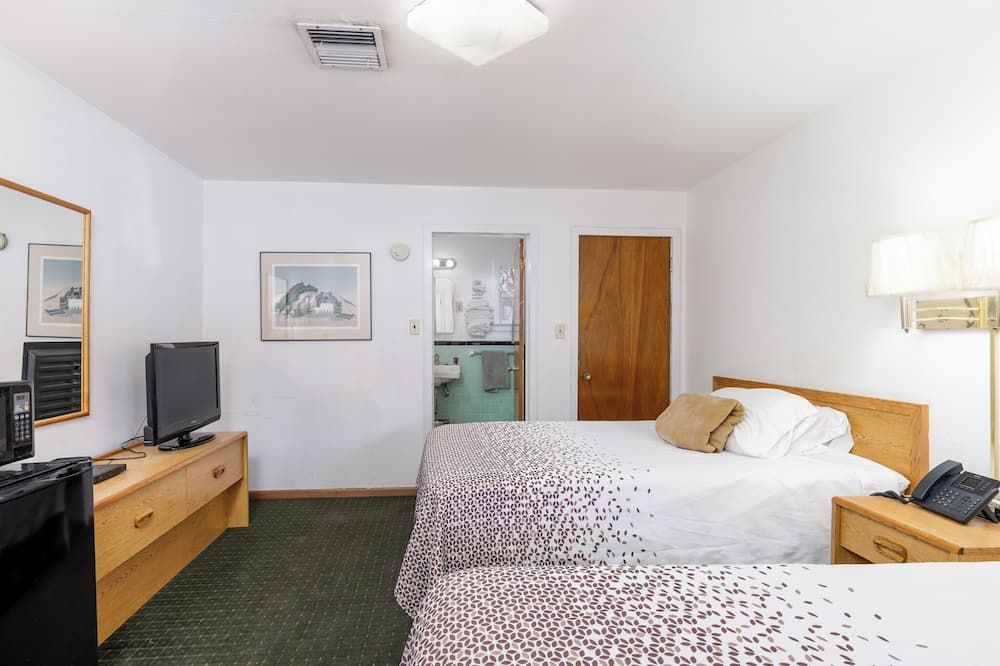 Holiday Motel - Elko