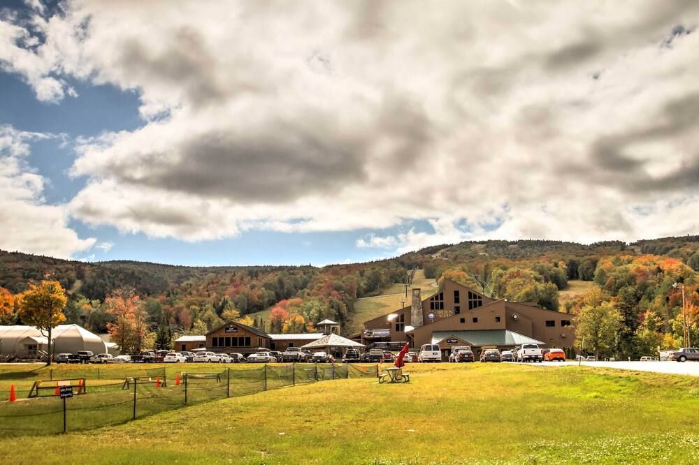 Cozy Bretton Woods Ski-In/Ski-Out Condo w/ Deck! - كارول (نيو هامبشير) - المظهر الخارجي
