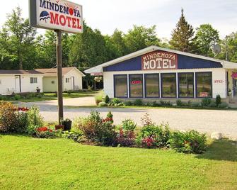 Mindemoya Motel - Mindemoya - בניין