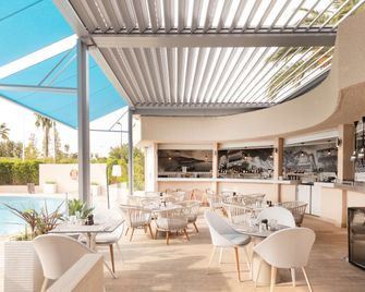 Radisson Hotel Nice Airport - ניס - מסעדה