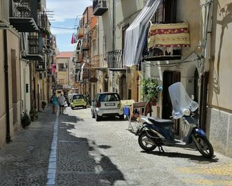 Casa Dei Normanni: Costanza - Cefalù