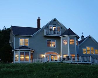 High Hill Inn - Montpelier - Gebäude