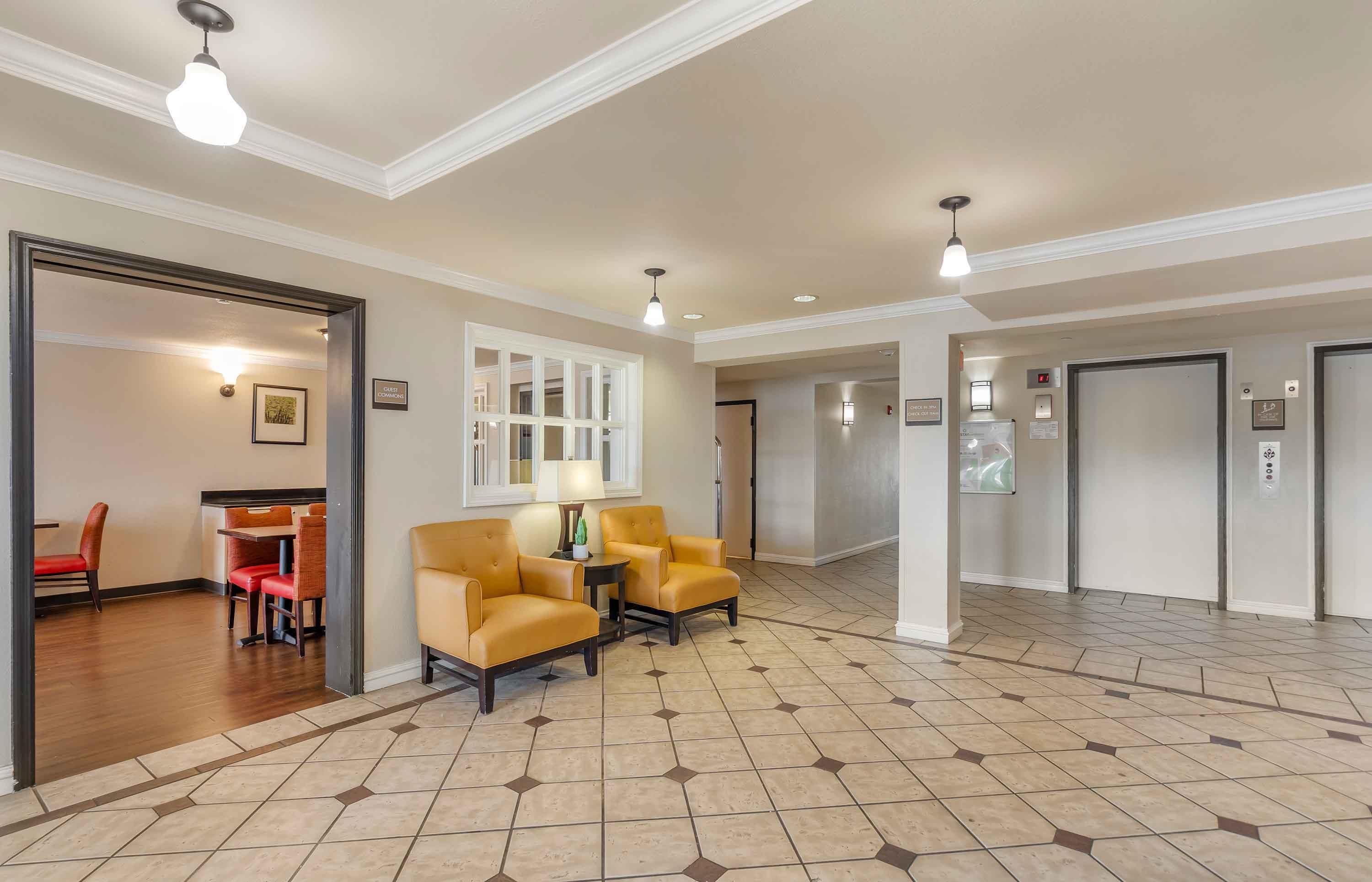 Extended Stay America Select Suites - Chicago - Lombard - Oakbrook - Lombard - Lobby