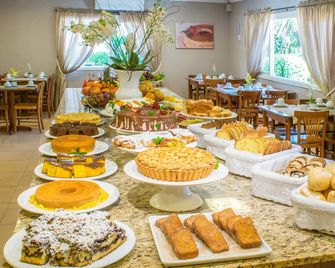 Hotel Fioreze Quero Quero - Gramado - Buffet